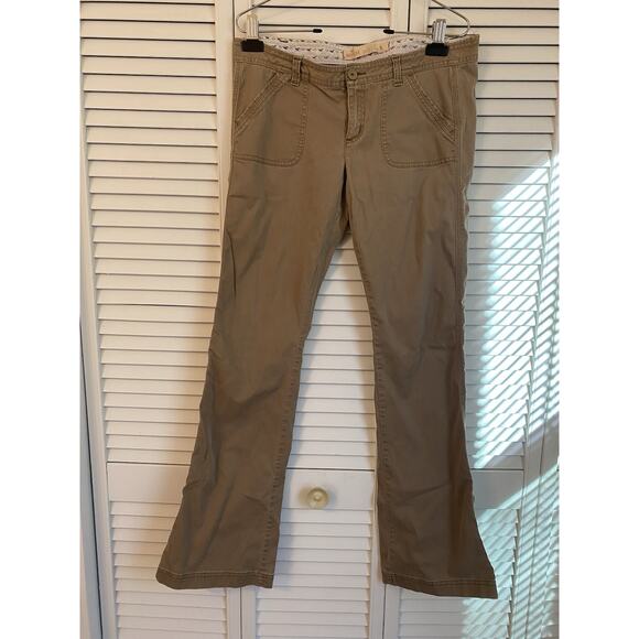 VTG Hollister Y2K Khaki Low Rise Semi Flared Cargo Pants 9R 32x31 Flap Pockets - Picture 1 of 13